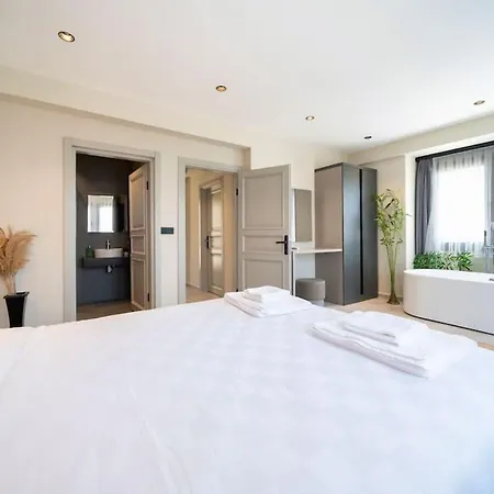 Havuzlu Korunakli Oezel * Фетхие