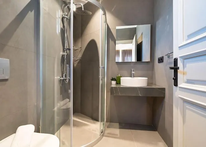 Havuzlu Korunakli Oezel Вилла