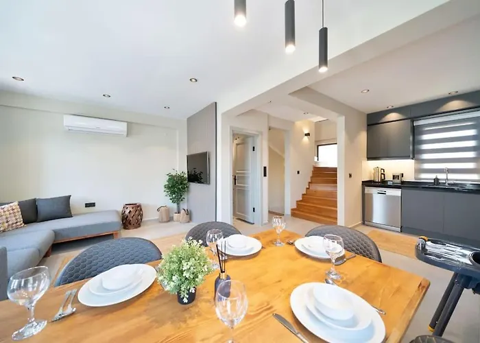 Havuzlu Korunakli Oezel Вилла *